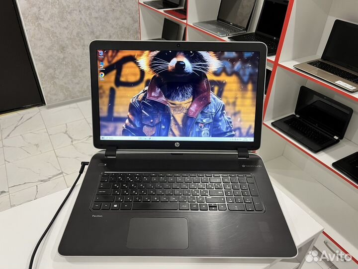 Большой Ноутбук HP: Экран 17,3/ i3-4030u/8гб/SSD