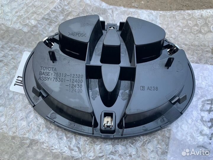 Эмблема передняя Auris E15, Rav-4, Rav4