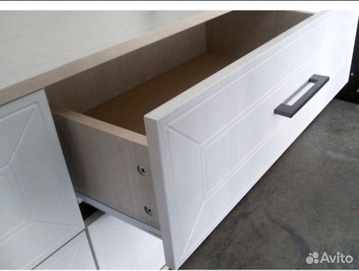 Тумба под тв Британика