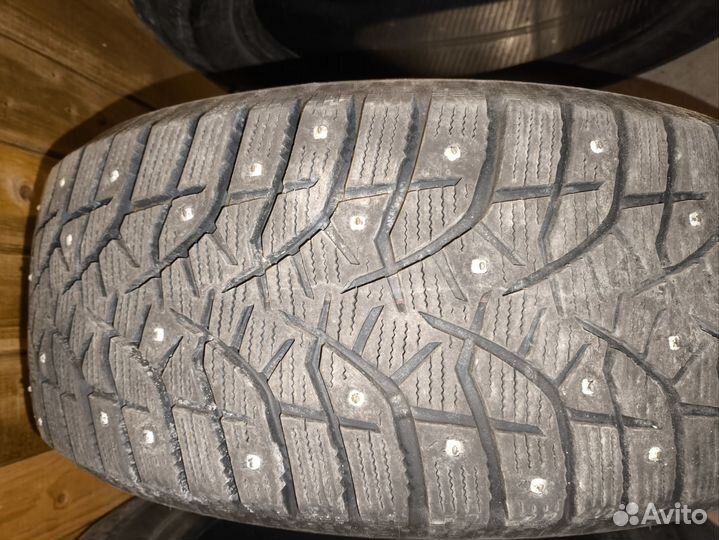 Bridgestone Blizzak Spike-02 215/55 R16 T