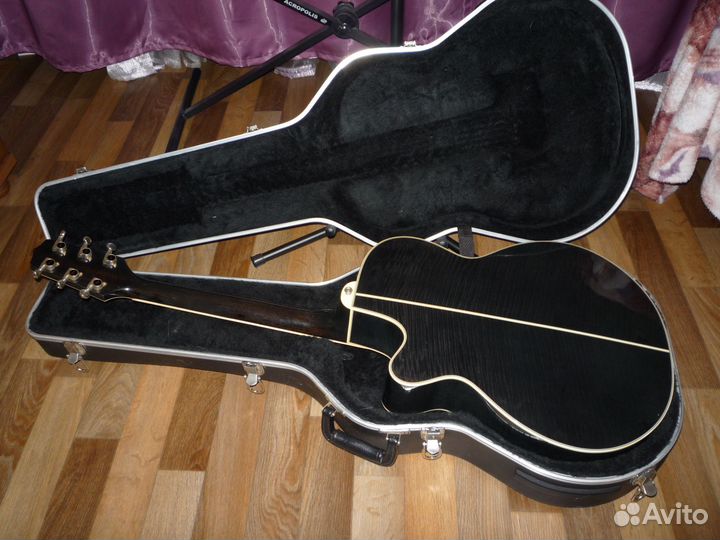Электроакустическая гитара Takamine NPT-110