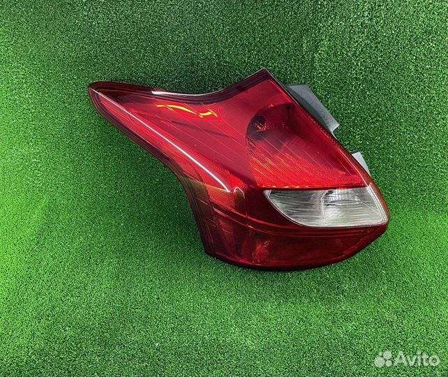 Фонарь левый Ford Focus хетчбек