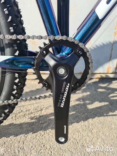 Stark Hunter 27.3 HD (Рама 18, синий/черный/белый)