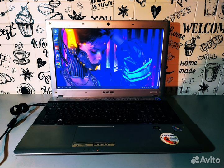 Samsung RV520 - i3 - 2 Gen \ 4 Озу \ 1 GB Видео