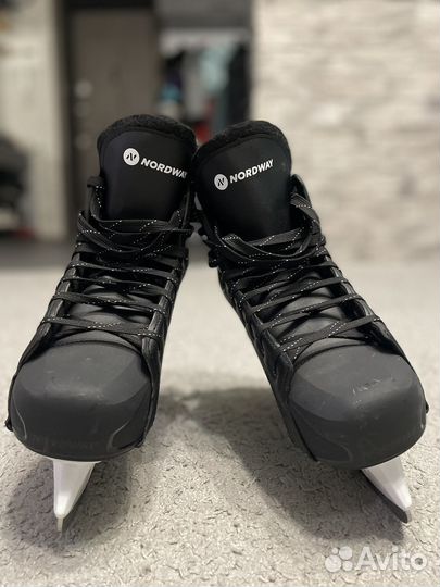 Коньки хоккейные