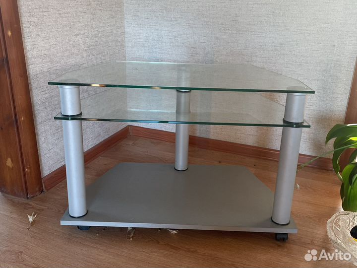 Стеклянная тумба под тв
