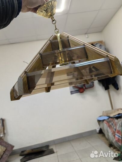 Продал люстры