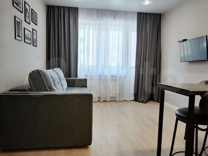 2-к. квартира, 44 м², 1/19 эт.