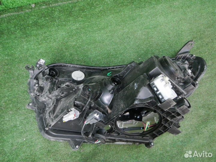 Фара правая Toyota RAV4