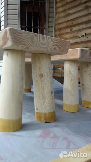 Скамья из массива лиственницы