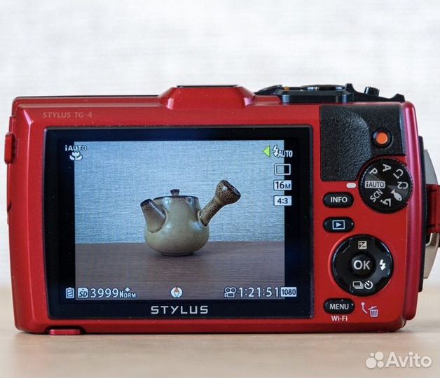 Olympus TG-4 Red