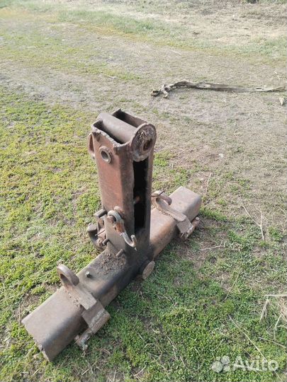 Сцепка на навеску трактора