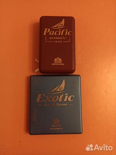 Коллекция пустых пачек металлических и картонных