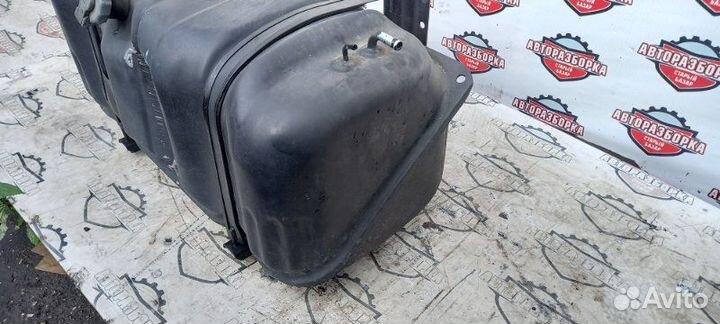 Топливный бак Isuzu Elf NKR66E 4HF1 1999