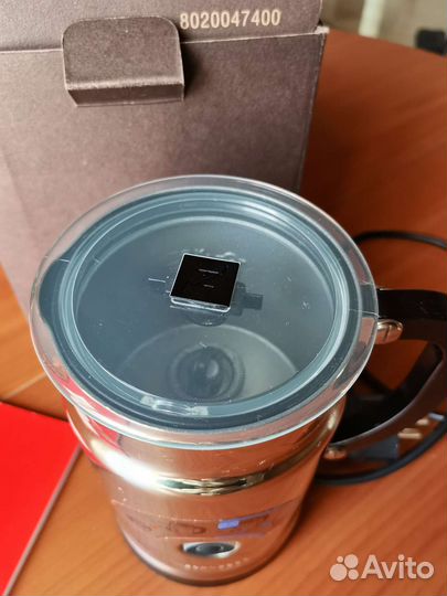 Капучинатор nespresso новый