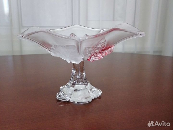 Стеклянные вазы, салатники