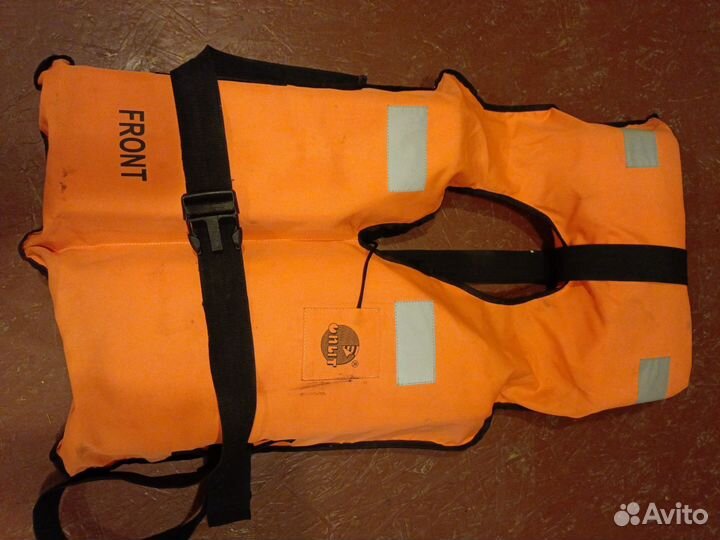 Спасательный жилет