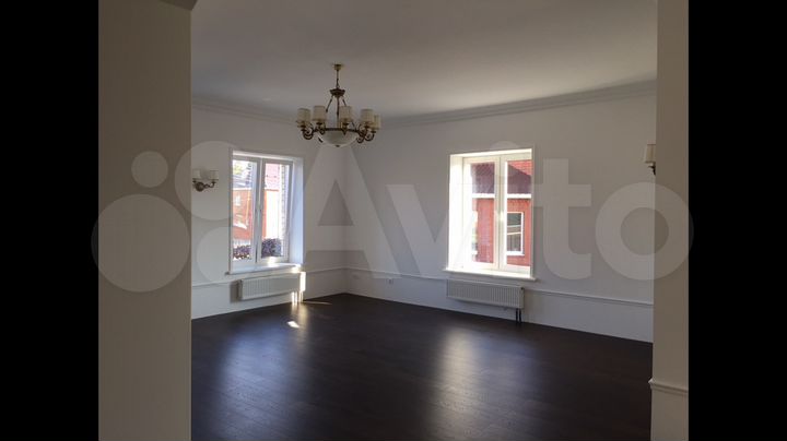 Дом 300 м² на участке 14 сот.