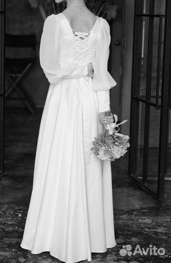 Атласное свадебное платье 42-44