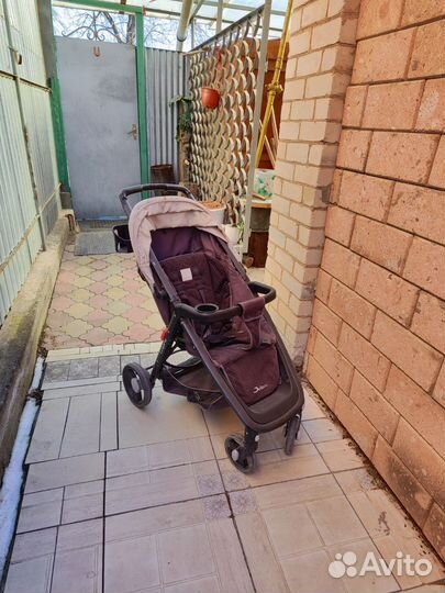 Прогулочная коляска