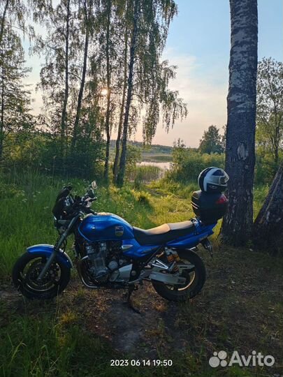Мотоцикл Yamaha XJR 1300 инжектор