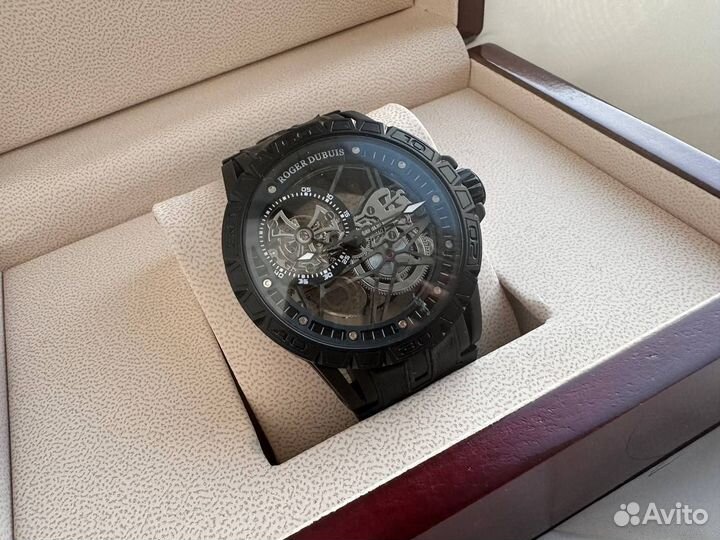 Часы мужские Roger Dubuis