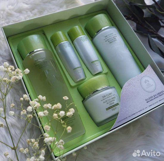 Набор уходовой косметики с алоэ 3W Clinic Aloe