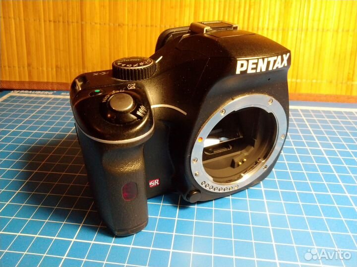 Зеркальный фотоаппарат Pentax K-x