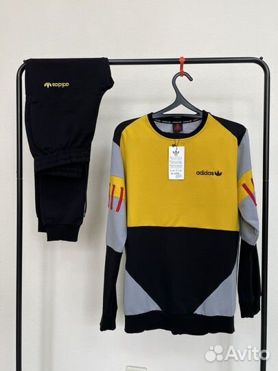 Спортивный костюм Adidas