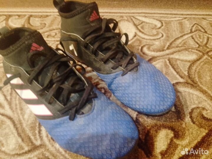 Футбольные бутсы adidas 36 размер