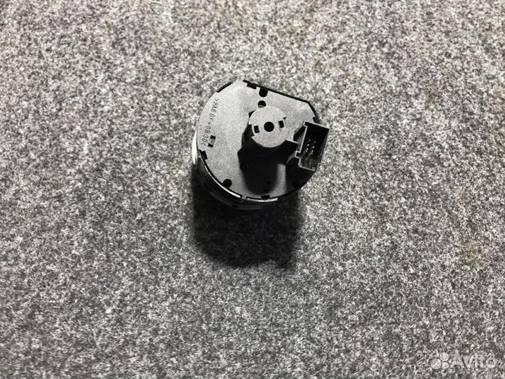 Переключатель света фар Volkswagen Tiguan 2008-20