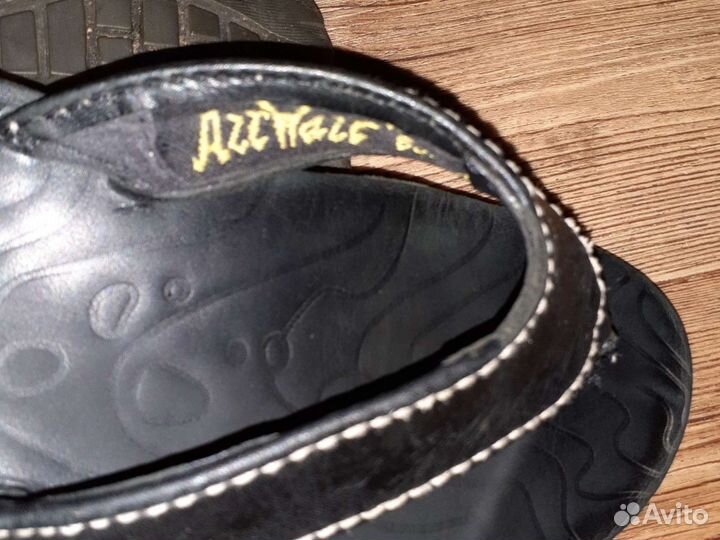 Шлёпки Dr. Martens