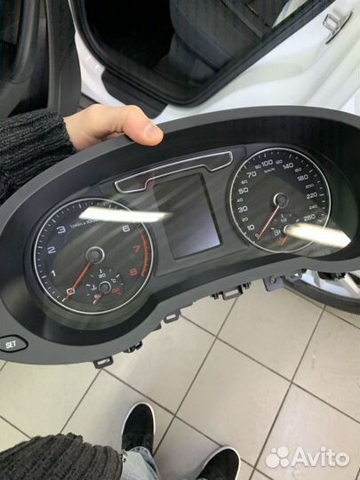 Панель приборов q3 8u 0 920 930 f