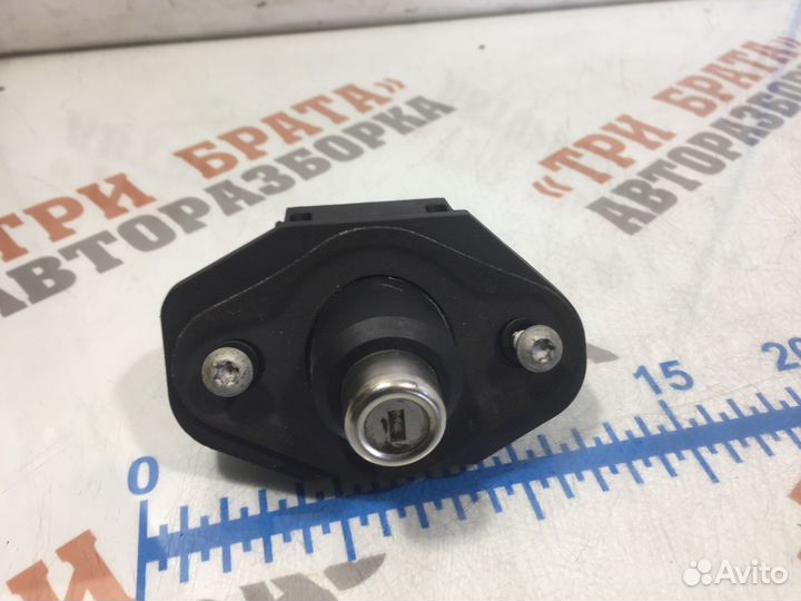 Бмв 7 серия Замок крышки багажника