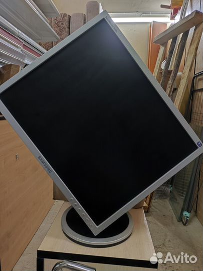 Монитор samsung syncmaster 940n