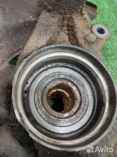 Кулак передний левый Lexus RX300 (MCU15) 2002