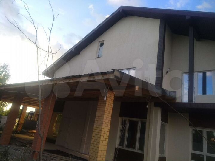 Дом 400 м² на участке 12 сот.