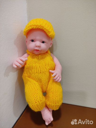 Кукла-пупс с вязаной одеждой
