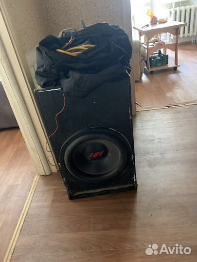 Сабвуфер автомобильный