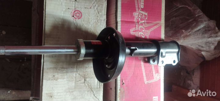 Стойка амортизатора Kyba