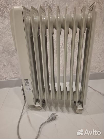 Масляный радиатор De'Longhi GS 770920