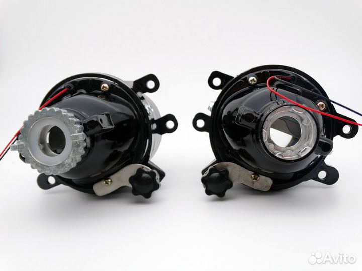 Биксеноновые линзы 3 Toyota туманки в штатное