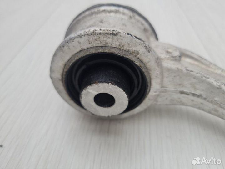 Рычаг передний верхний правый Jaguar Xe X760