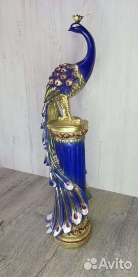 Павлины парные и одиночные на колоннах