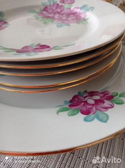 Блюдо и тарелки из сервиза