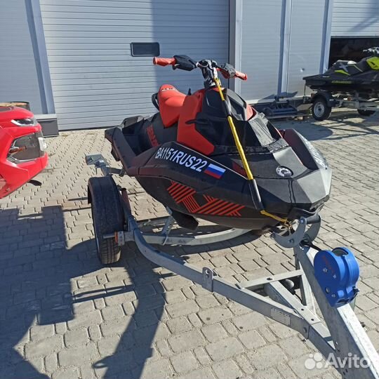Гидроцикл BRP Spark Trixx 900 2up IBR