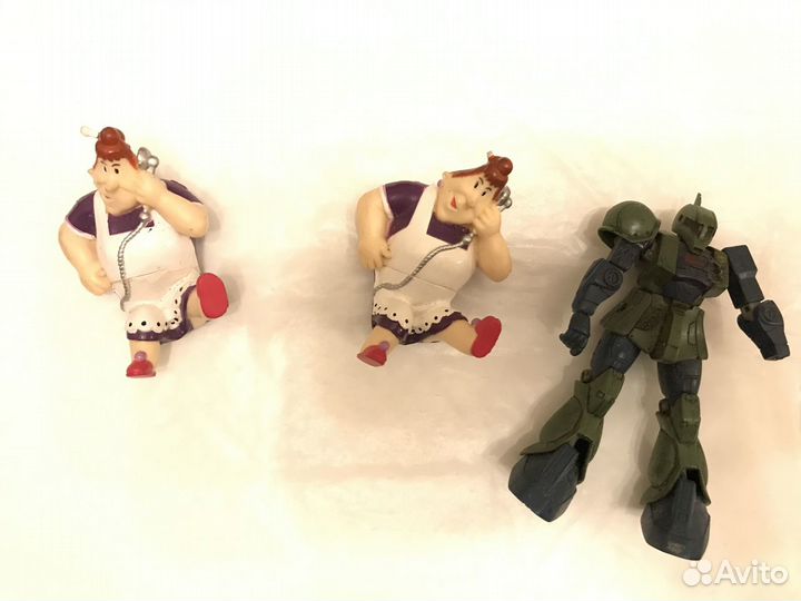 Мелкие игрушки: нестле, данон, orion, киндер, Pez