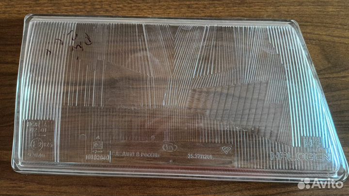 Стекло фары правое