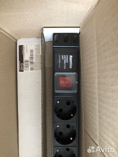 Блок розеток Hyperline SHE19-8SH-S-IEC