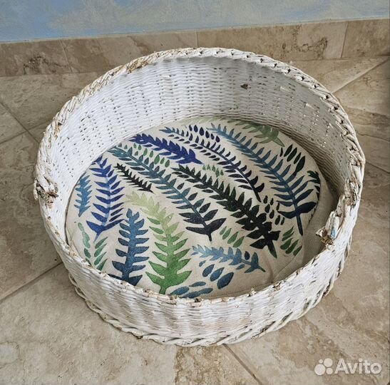 Домик, лежанки для животных